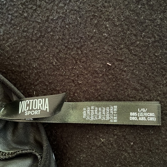 NWT VS Sport - jewel pattern sports bra - Picture 4 of 5